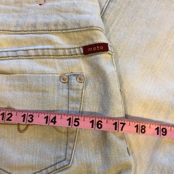Light Wash Moto Jeans with wide bottoms - Picture 14 of 16